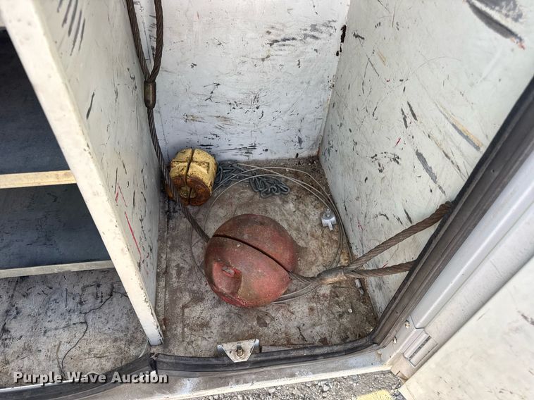 image for item DW3407 2006 International 4300 forestry bucket truck