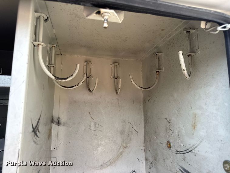 image for item DW3407 2006 International 4300 forestry bucket truck