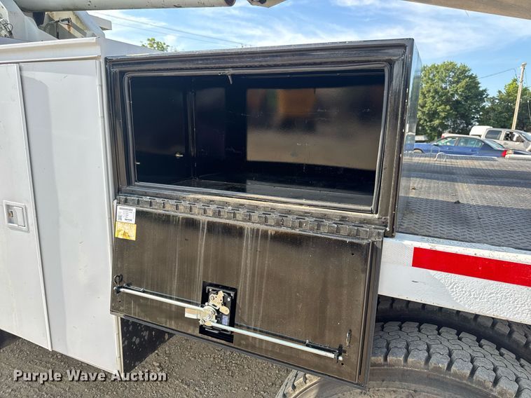 image for item DW3407 2006 International 4300 forestry bucket truck