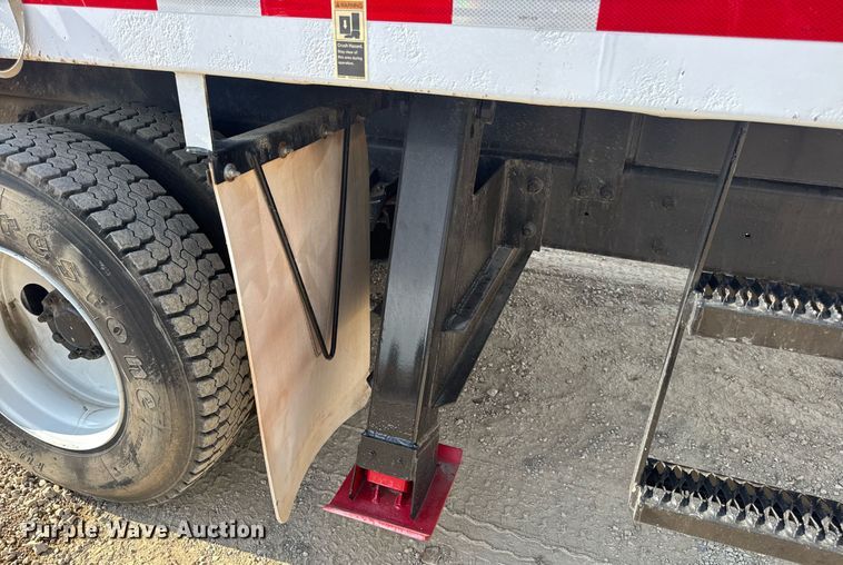 image for item DW3407 2006 International 4300 forestry bucket truck