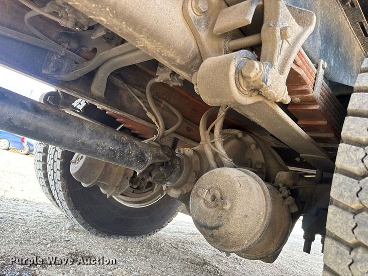 image for item DW3407 2006 International 4300 forestry bucket truck