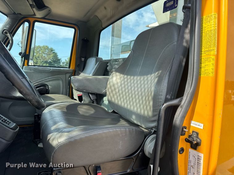 image for item DW3407 2006 International 4300 forestry bucket truck