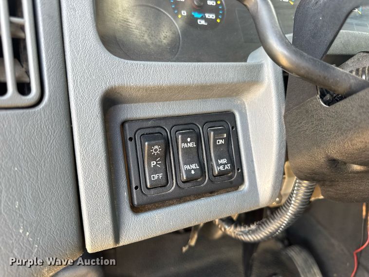 image for item DW3407 2006 International 4300 forestry bucket truck