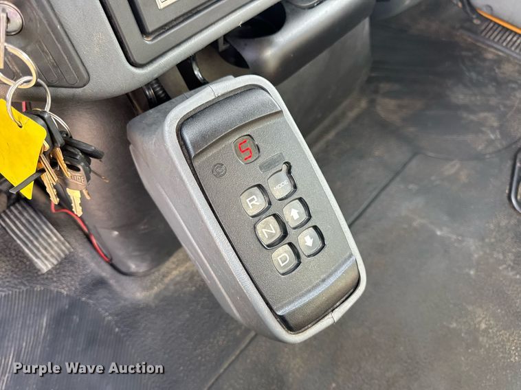 image for item DW3407 2006 International 4300 forestry bucket truck