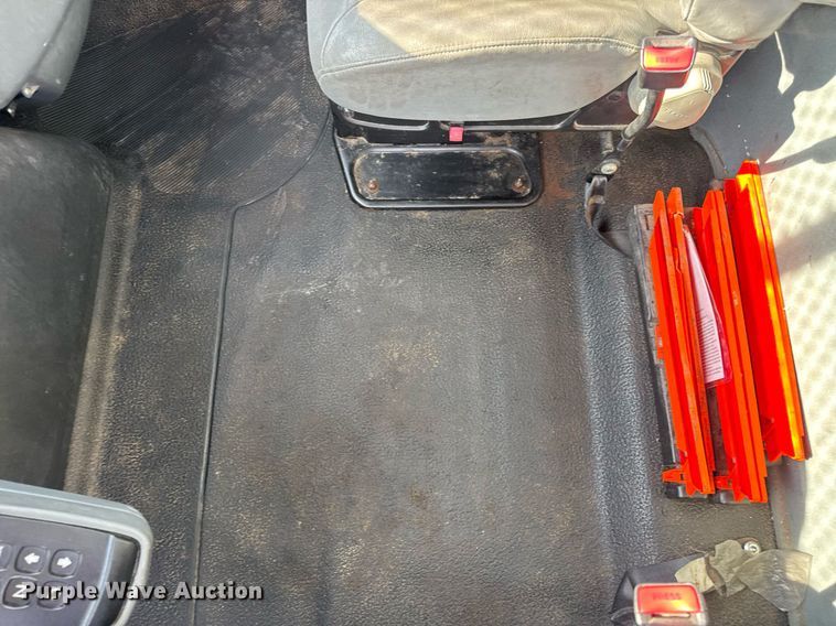 image for item DW3407 2006 International 4300 forestry bucket truck