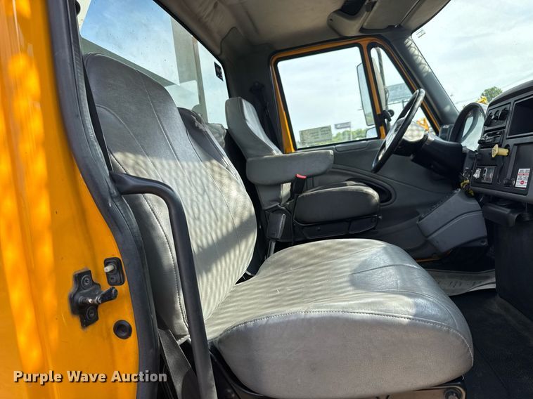 image for item DW3407 2006 International 4300 forestry bucket truck