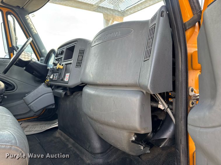 image for item DW3407 2006 International 4300 forestry bucket truck