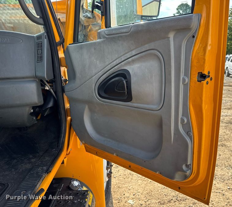 image for item DW3407 2006 International 4300 forestry bucket truck