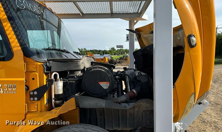 image for item DW3407 2006 International 4300 forestry bucket truck