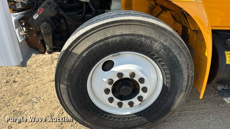 image for item DW3407 2006 International 4300 forestry bucket truck