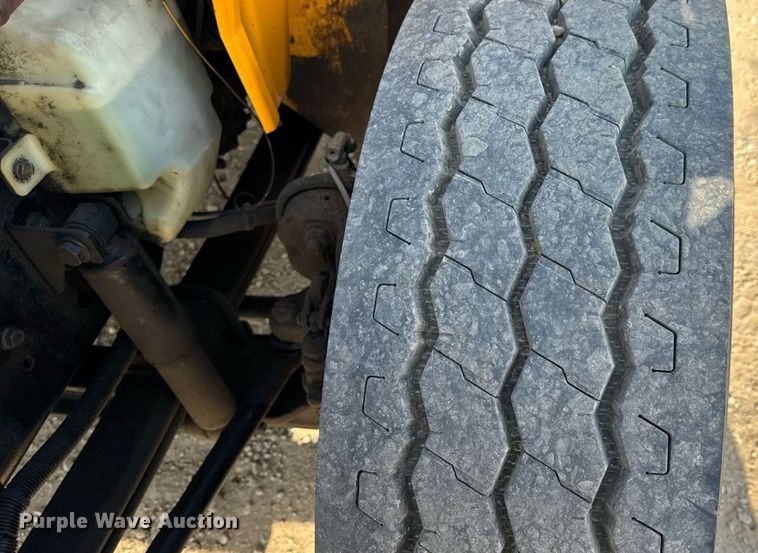 image for item DW3407 2006 International 4300 forestry bucket truck