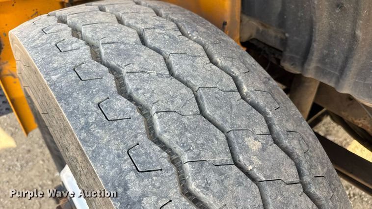 image for item DW3407 2006 International 4300 forestry bucket truck