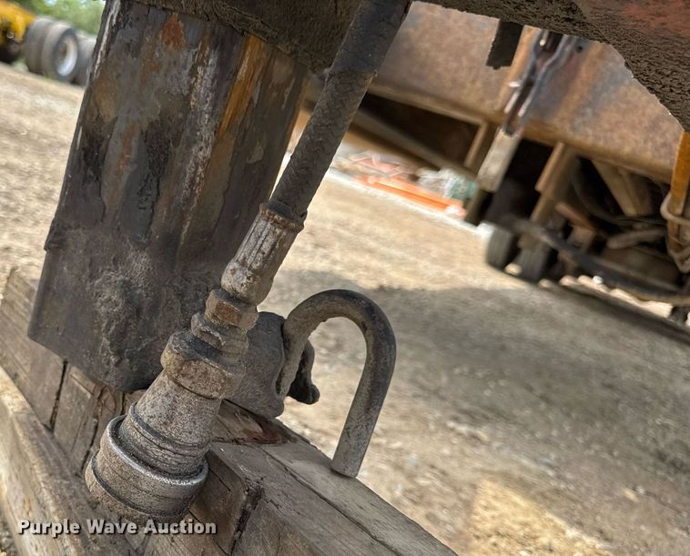 image for item DW3409 1997 Dakota PDLX20TC31 tilt deck equipment trailer