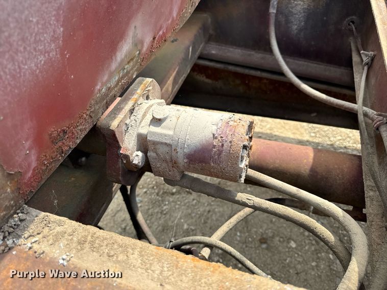 image for item DW3409 1997 Dakota PDLX20TC31 tilt deck equipment trailer