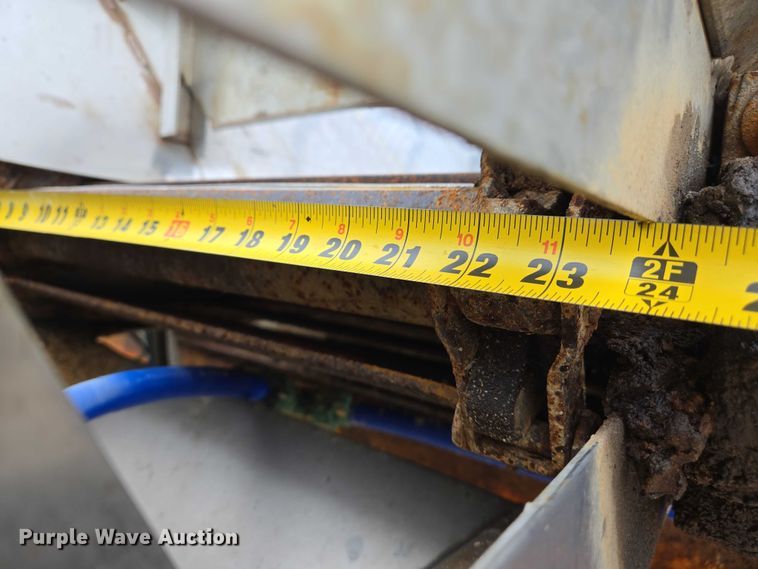 image for item DW7052 1992 International 4900 dump truck