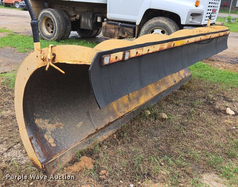 image for item DW7052 1992 International 4900 dump truck