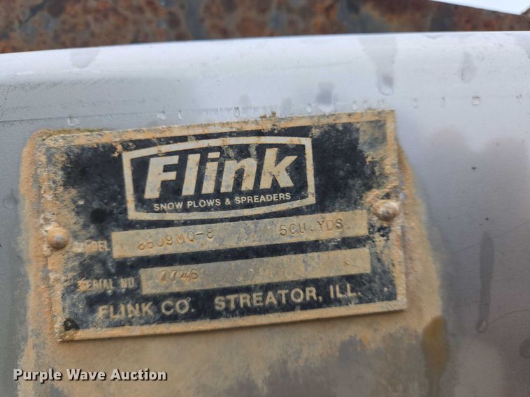 image for item DW7052 1992 International 4900 dump truck