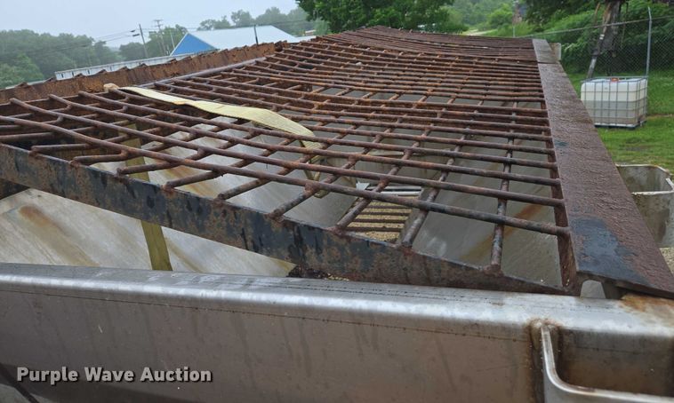 image for item DW7052 1992 International 4900 dump truck