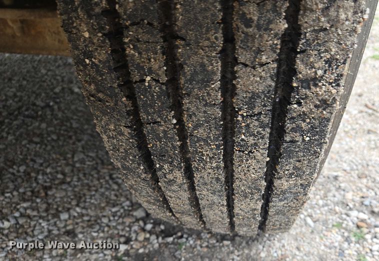 image for item DW7052 1992 International 4900 dump truck