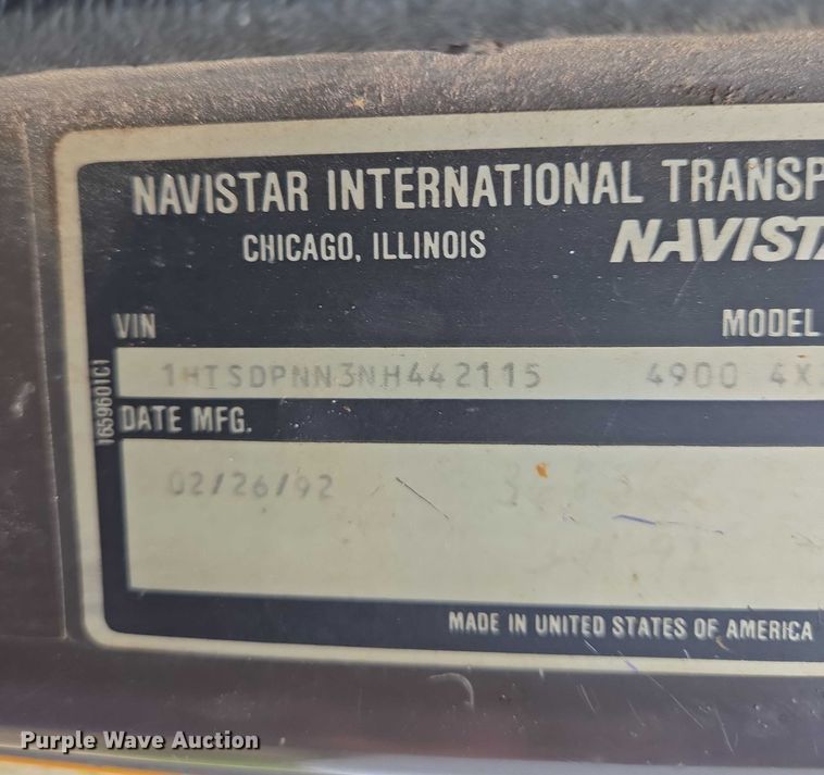 image for item DW7052 1992 International 4900 dump truck