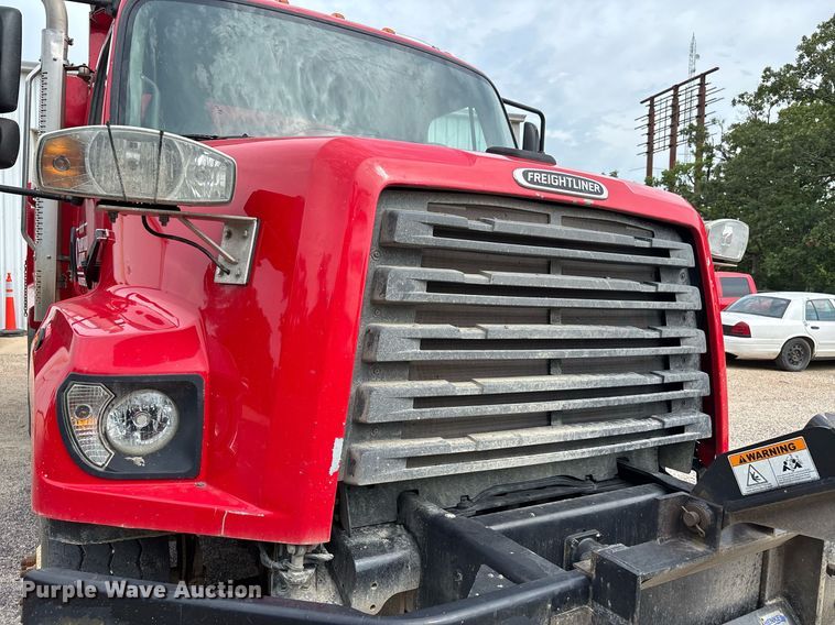 image for item DW7197 2018 Freightliner 108SD dump truck