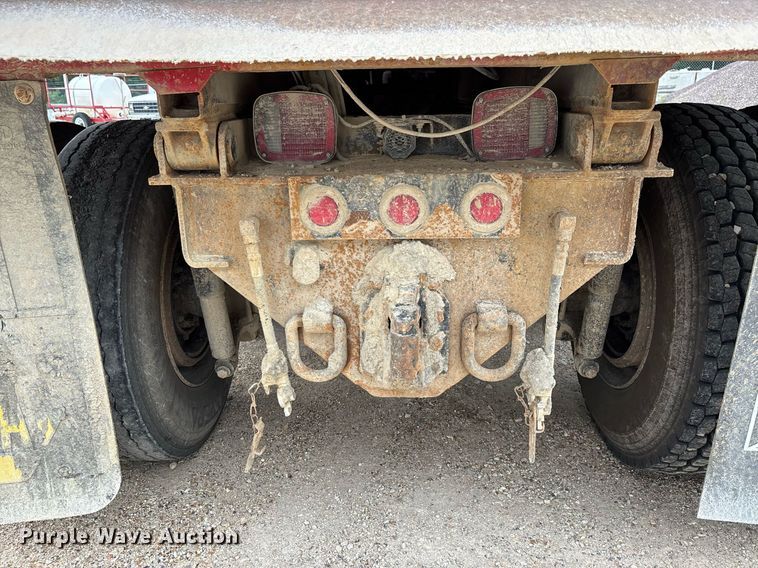 image for item DW7197 2018 Freightliner 108SD dump truck