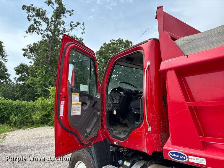 image for item DW7197 2018 Freightliner 108SD dump truck