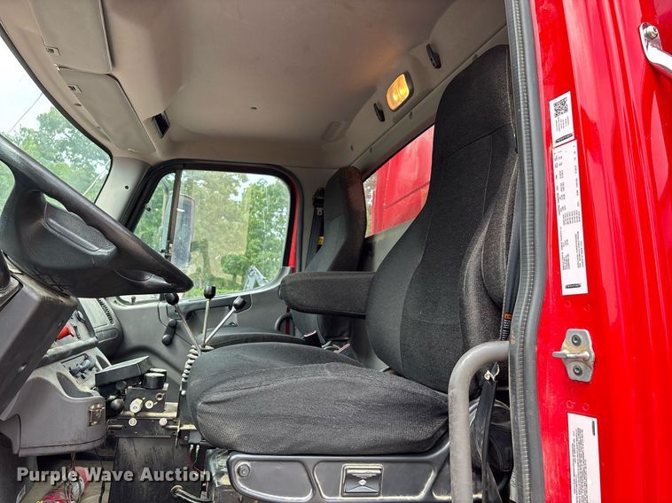 image for item DW7197 2018 Freightliner 108SD dump truck