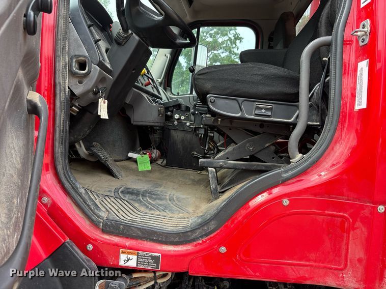 image for item DW7197 2018 Freightliner 108SD dump truck