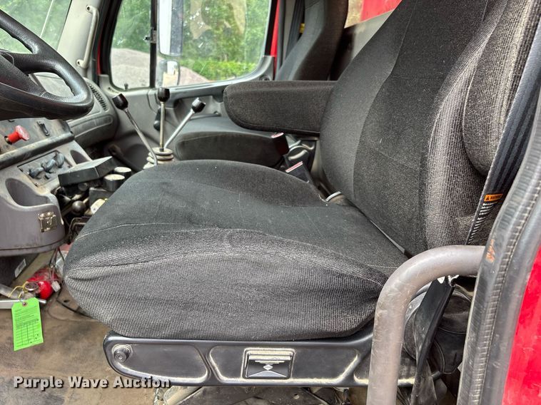 image for item DW7197 2018 Freightliner 108SD dump truck