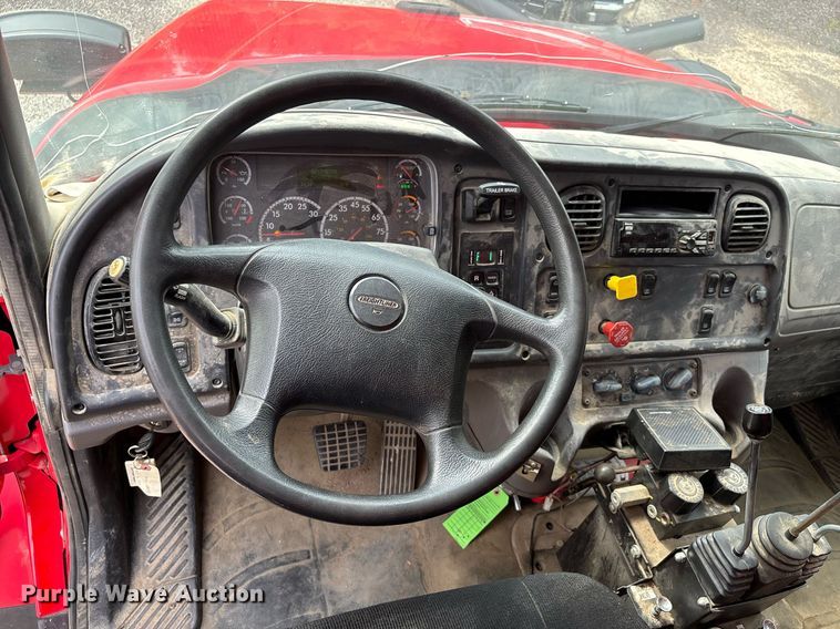 image for item DW7197 2018 Freightliner 108SD dump truck