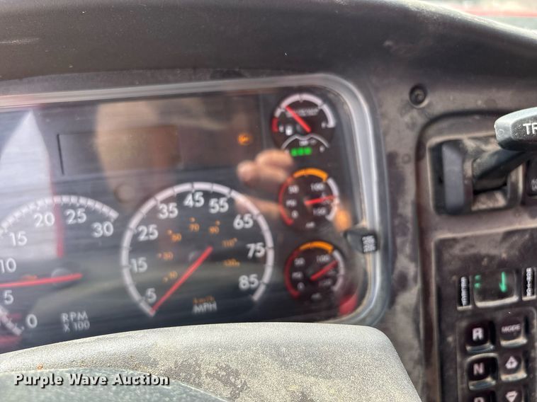 image for item DW7197 2018 Freightliner 108SD dump truck