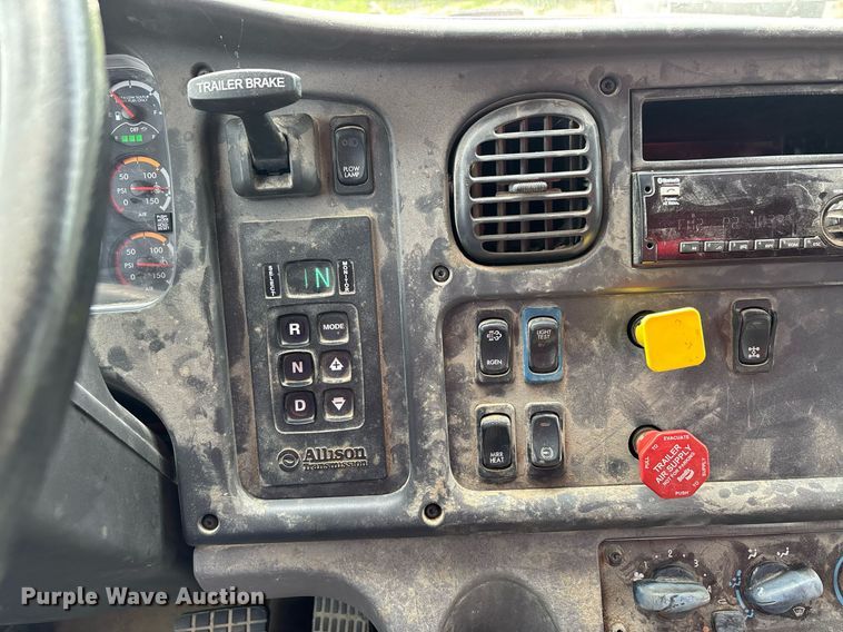 image for item DW7197 2018 Freightliner 108SD dump truck