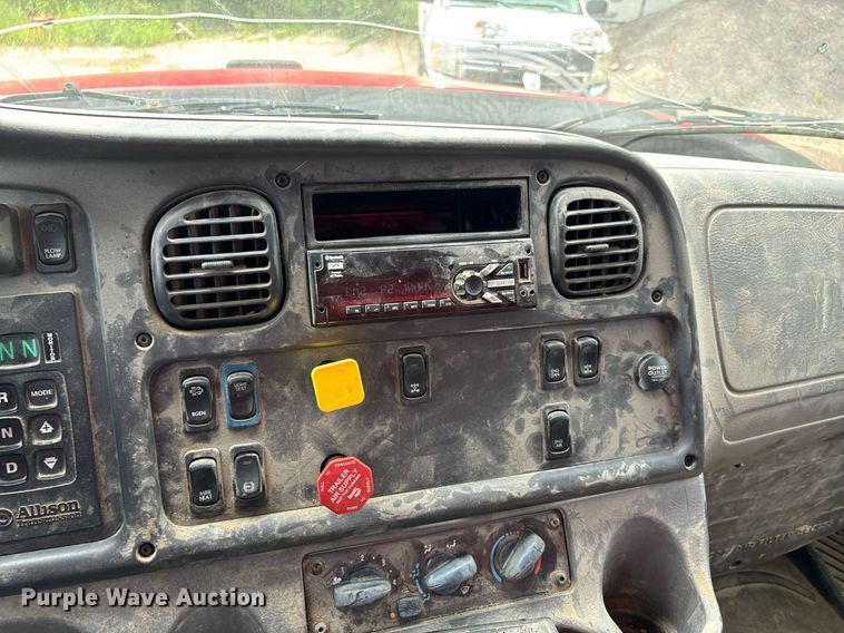 image for item DW7197 2018 Freightliner 108SD dump truck