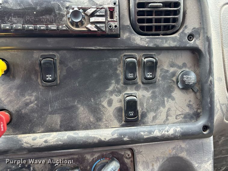 image for item DW7197 2018 Freightliner 108SD dump truck