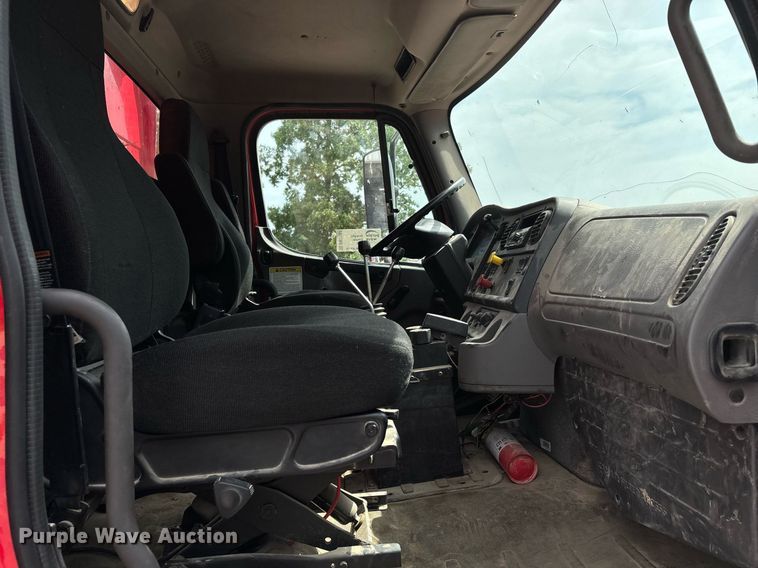 image for item DW7197 2018 Freightliner 108SD dump truck