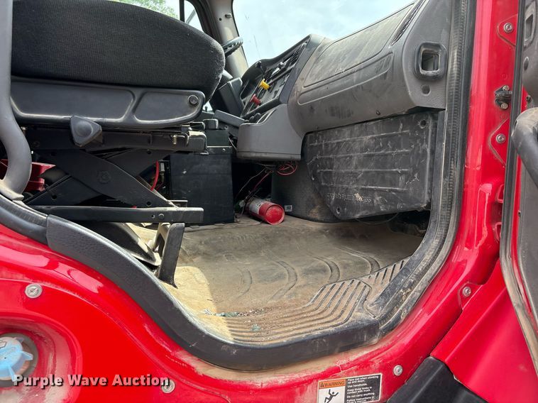 image for item DW7197 2018 Freightliner 108SD dump truck