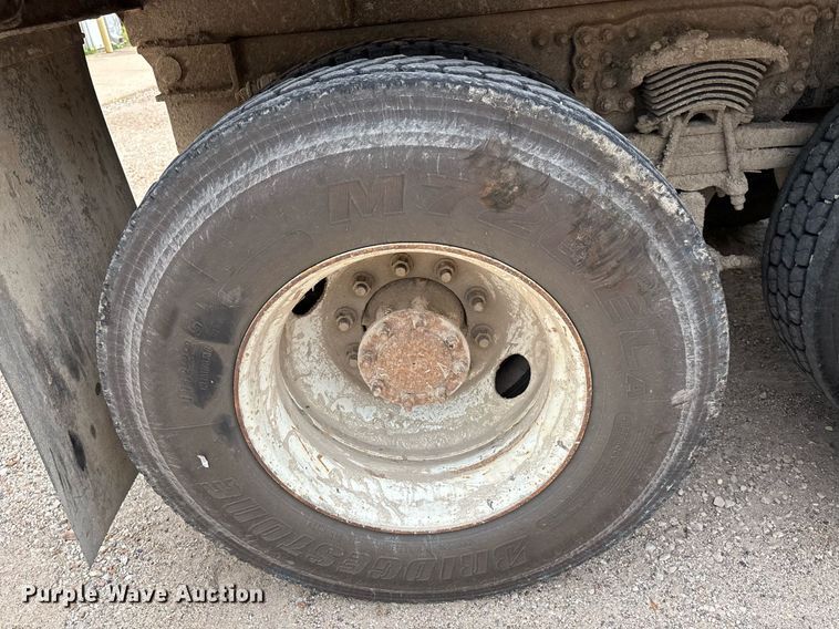 image for item DW7197 2018 Freightliner 108SD dump truck