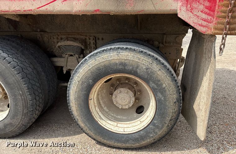 image for item DW7197 2018 Freightliner 108SD dump truck