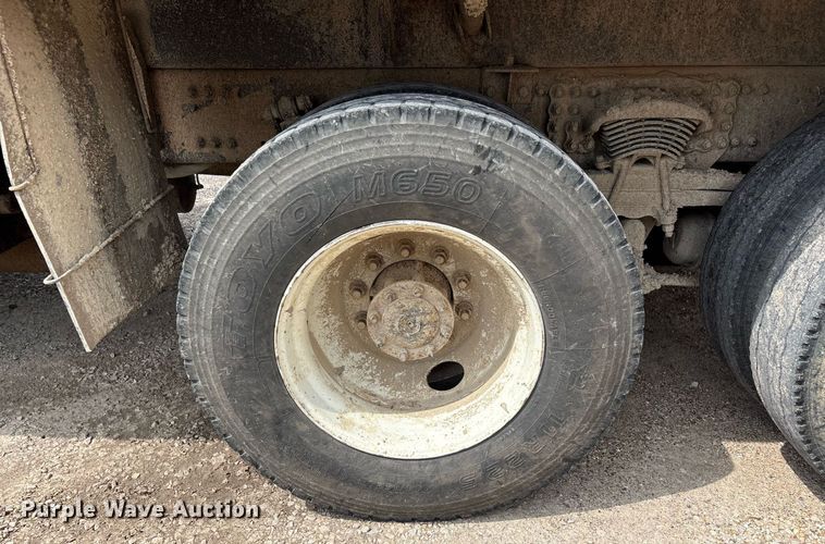 image for item DW7197 2018 Freightliner 108SD dump truck