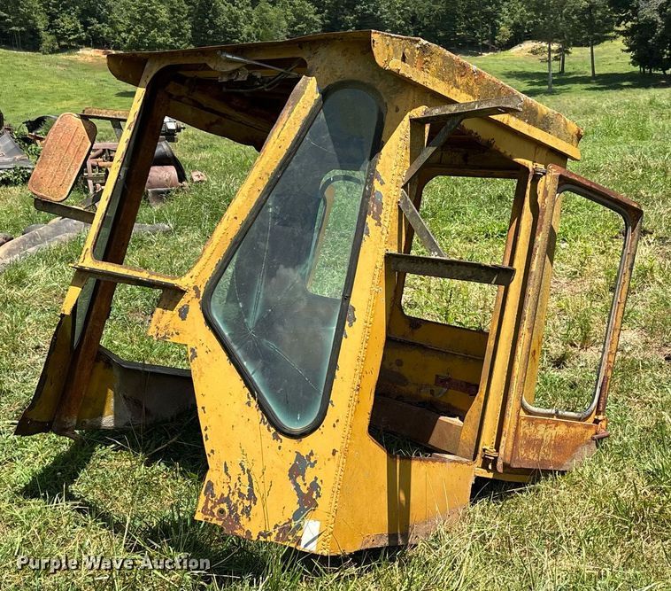 image for item DW7240 (3) cabs 