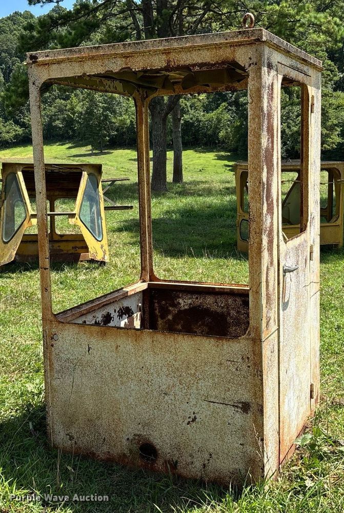 image for item DW7240 (3) cabs 