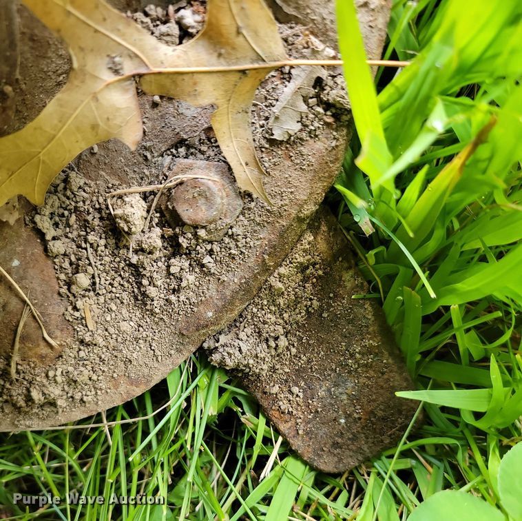 image for item DX7164 Massey Furgeson DM 1308 disc mower