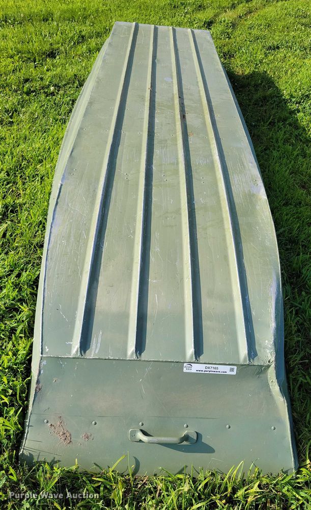 image for item DX7165 Appleby Mfg 12C boat