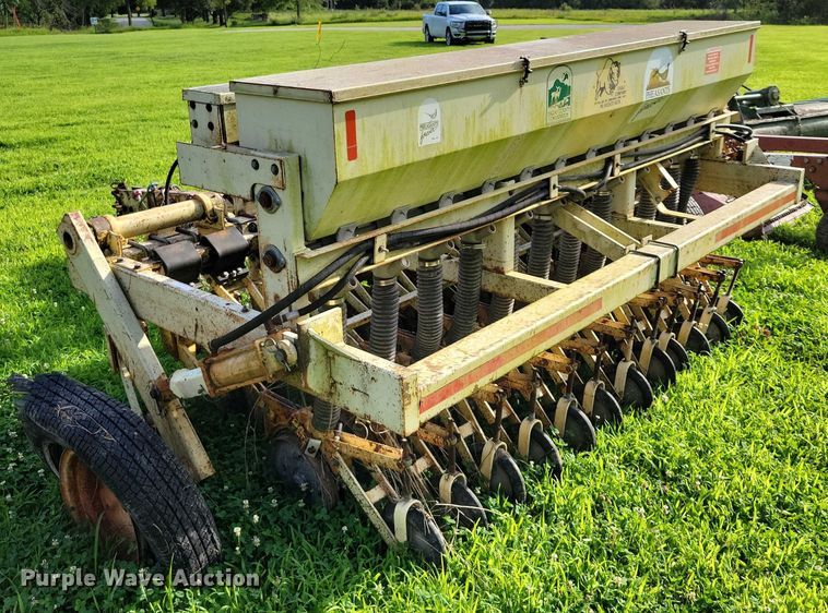 image for item DX7168 Truax FLX-812 no-till grain drill