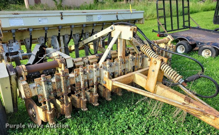 image for item DX7168 Truax FLX-812 no-till grain drill