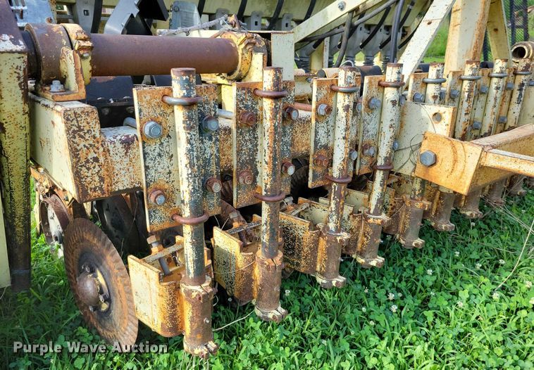 image for item DX7168 Truax FLX-812 no-till grain drill