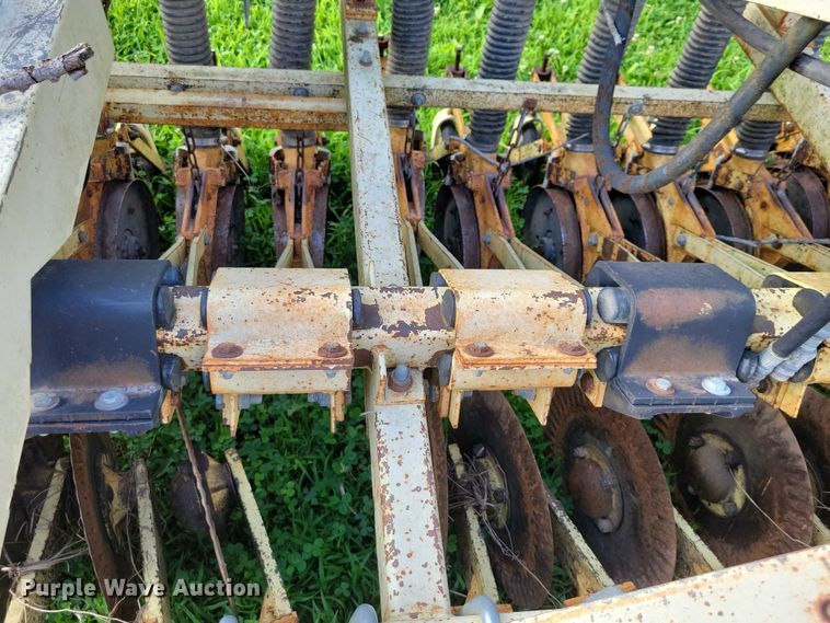 image for item DX7168 Truax FLX-812 no-till grain drill