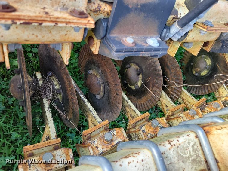 image for item DX7168 Truax FLX-812 no-till grain drill