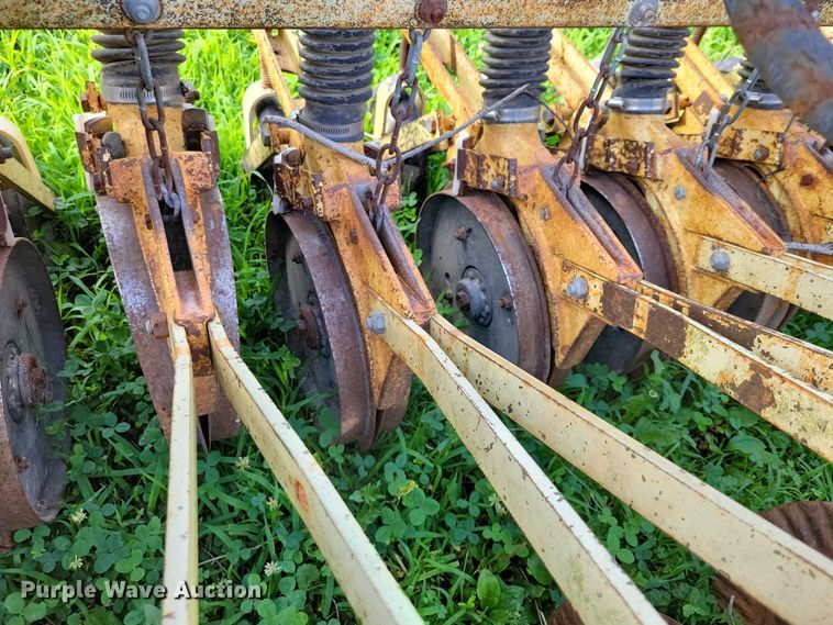 image for item DX7168 Truax FLX-812 no-till grain drill